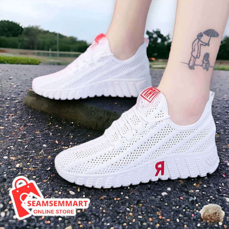 Women's Gym Sneakers: Tennis Style